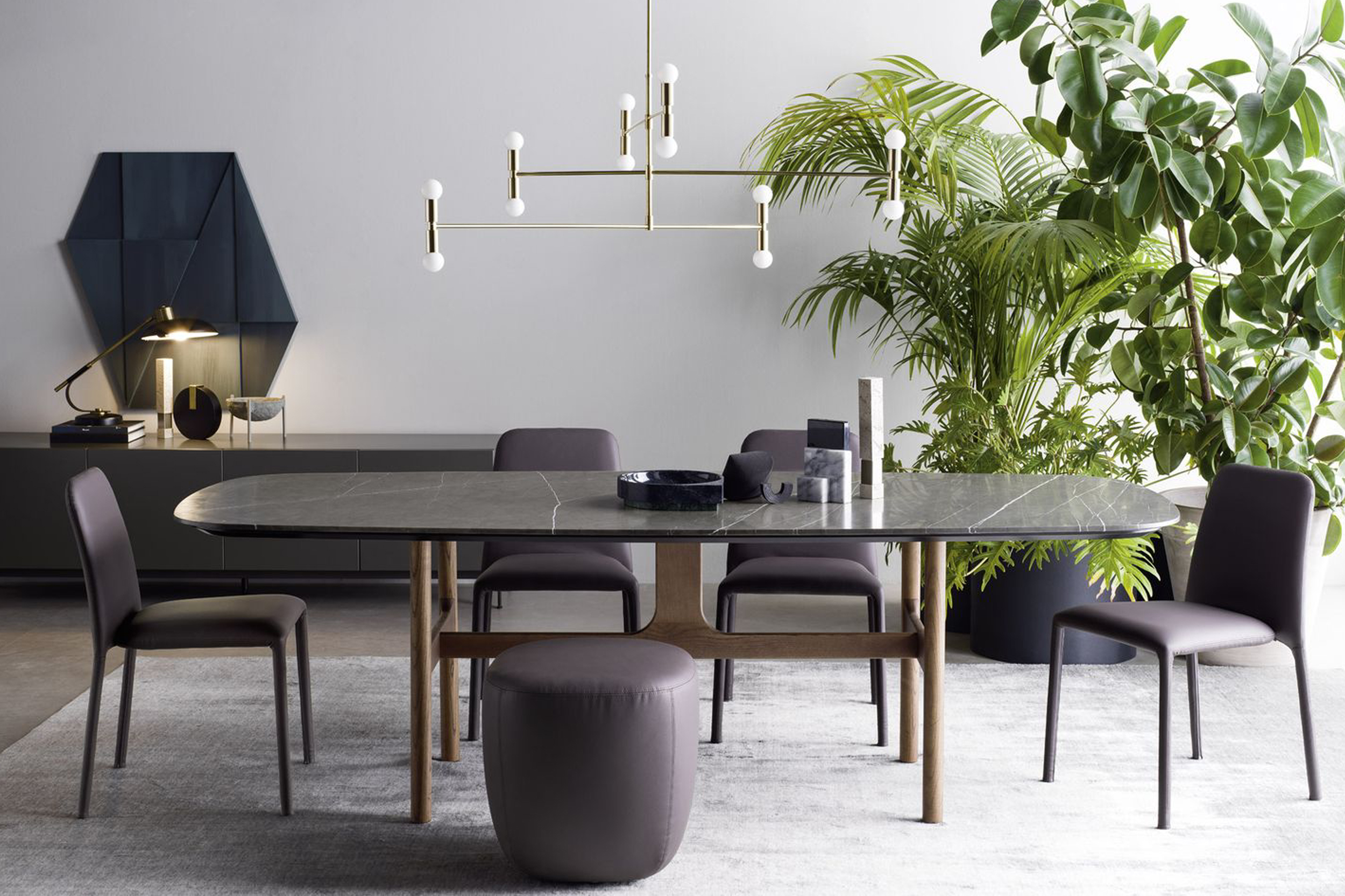 Designer dining table: elegance and functionality at home